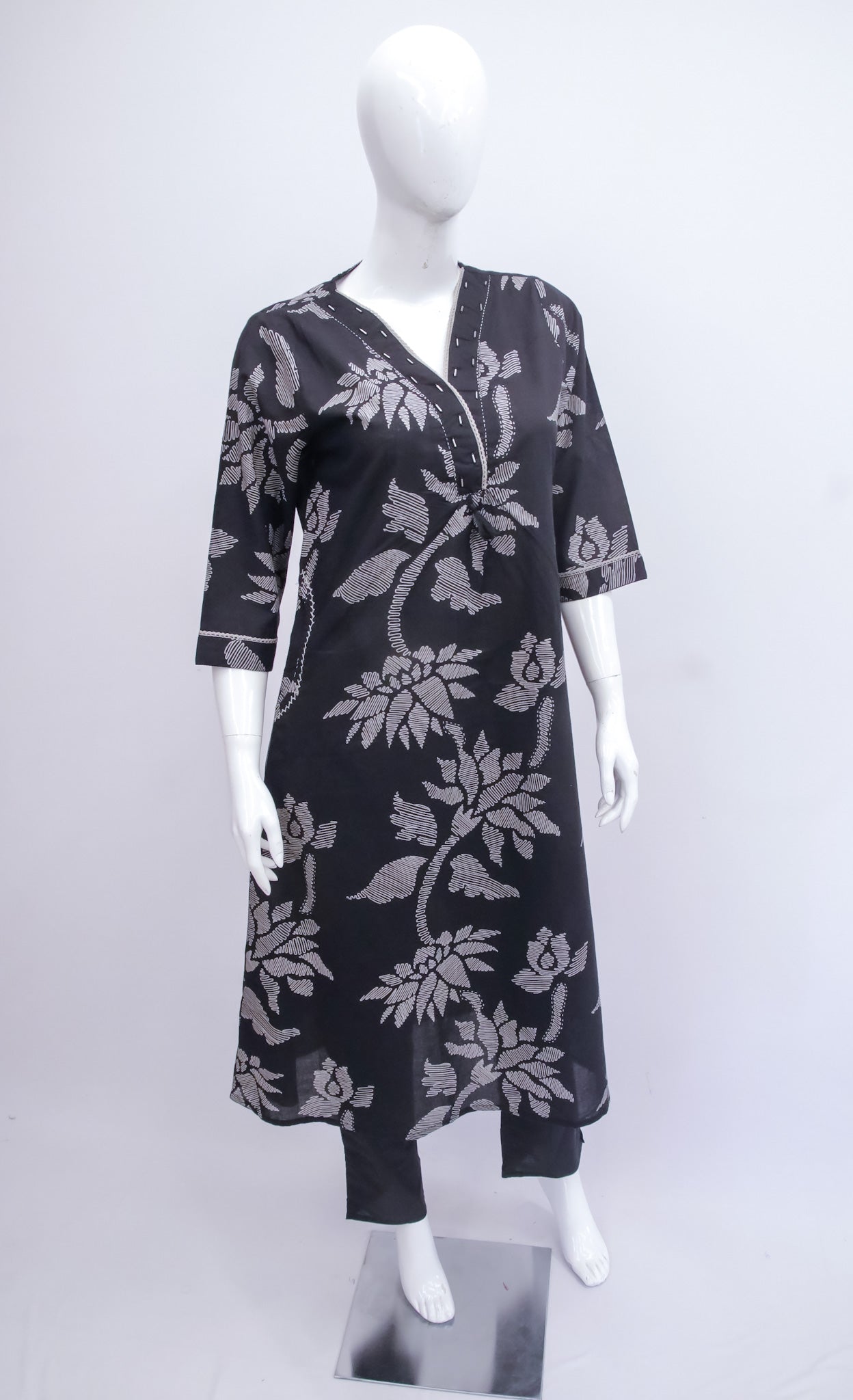 Black Floral Kurta & Pant Set