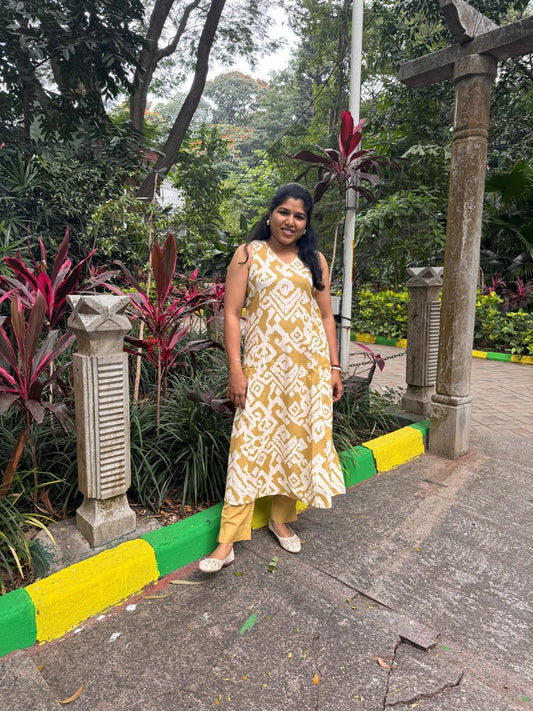 Sleeveless Brown & Cream Kurta Pant Set