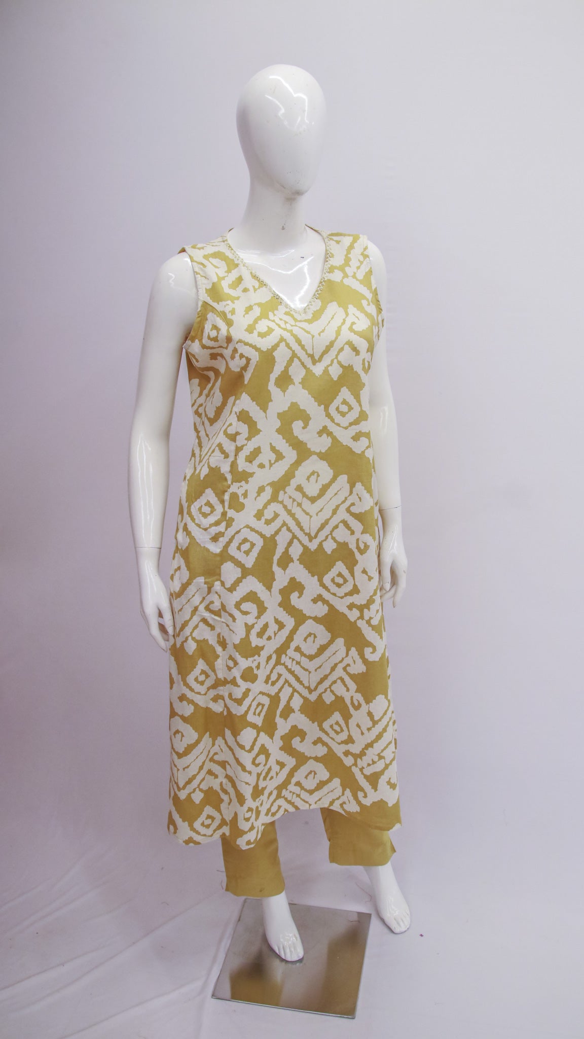 Sleeveless Brown & Cream Kurta Pant Set