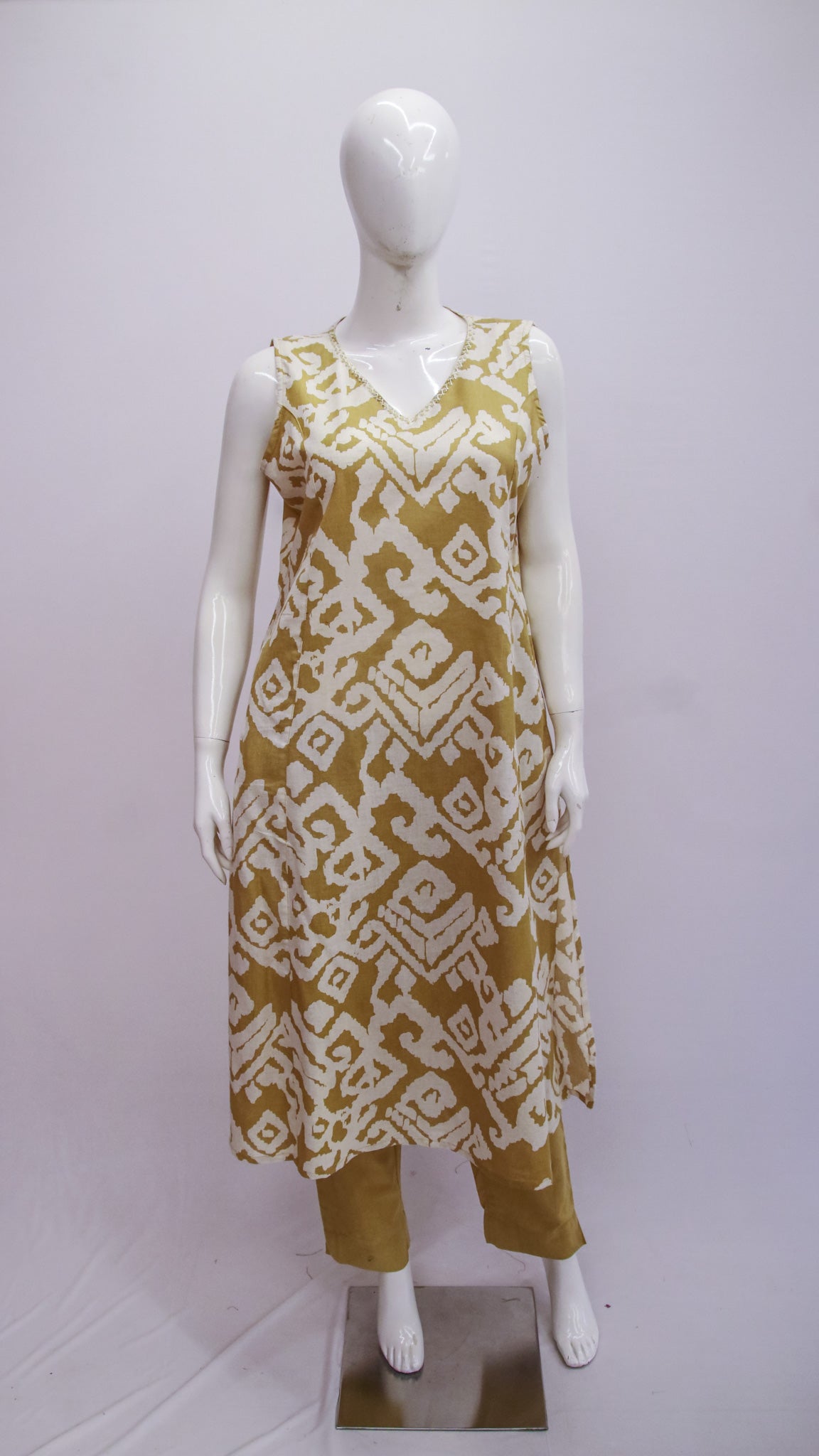 Sleeveless Brown & Cream Kurta Pant Set