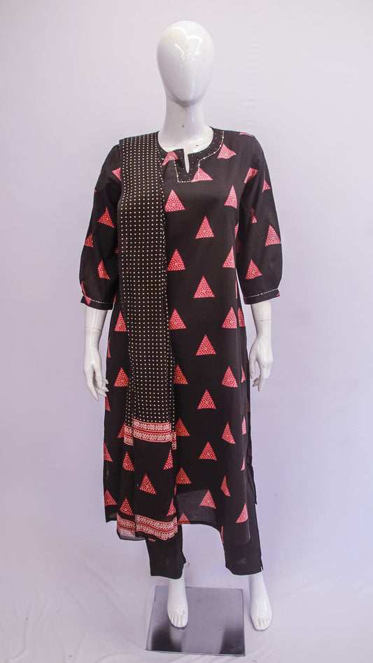 Black kurta with red triangle patterns on a mannequin against a white background