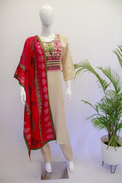 Dola Silk Cream Dupatta Set