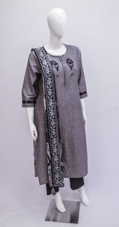 Gray embroidered kurta on a mannequin against a white background