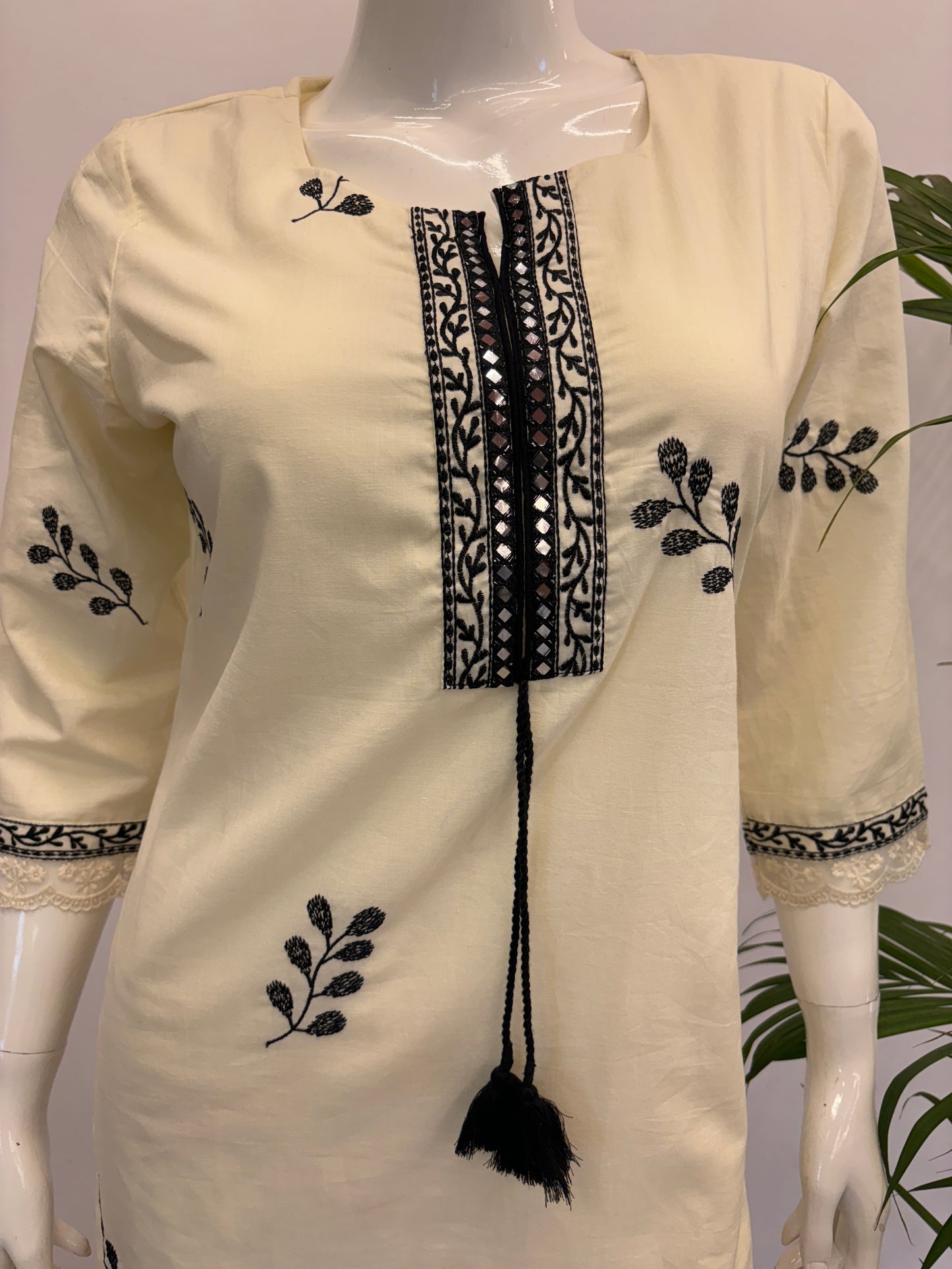 Mul White Dupatta Set