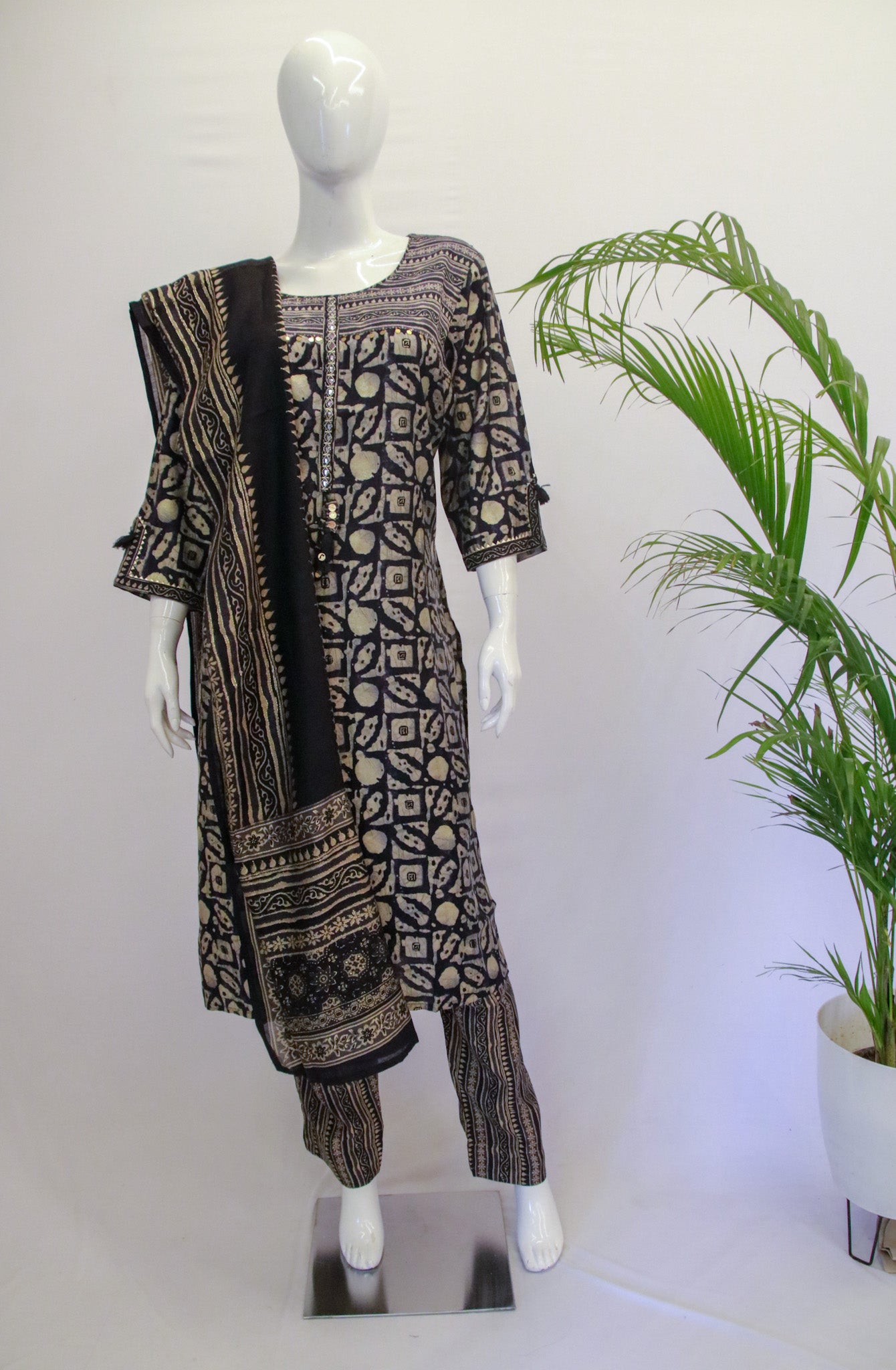 Plus Modal Chan Dupatta Set