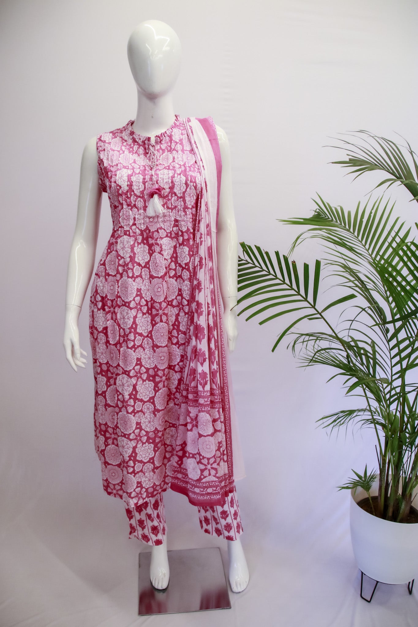 Cotton Pink Sleeveless Dupatta Set