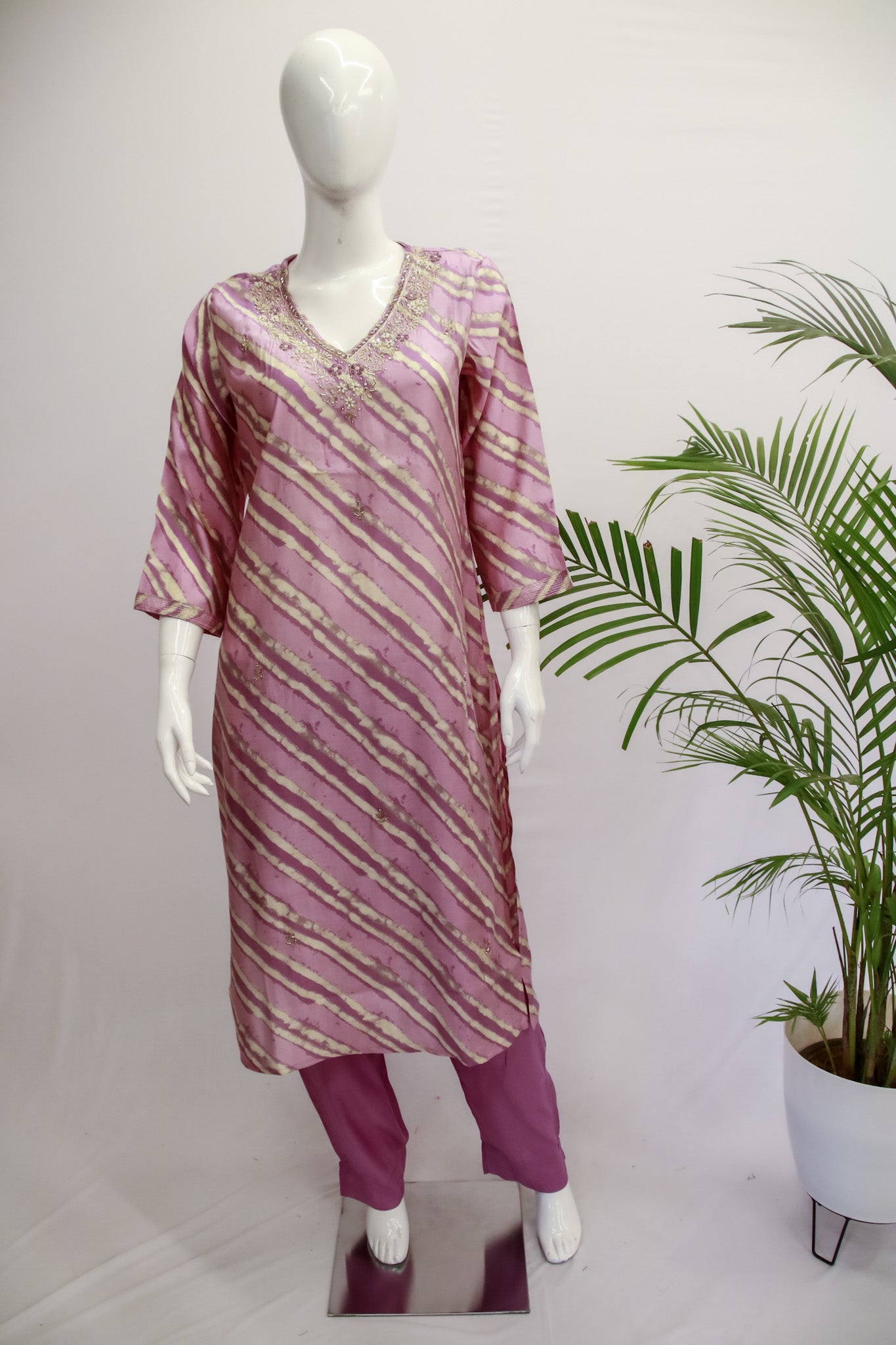 Muslin Lavender Leheriya Top and Pant set