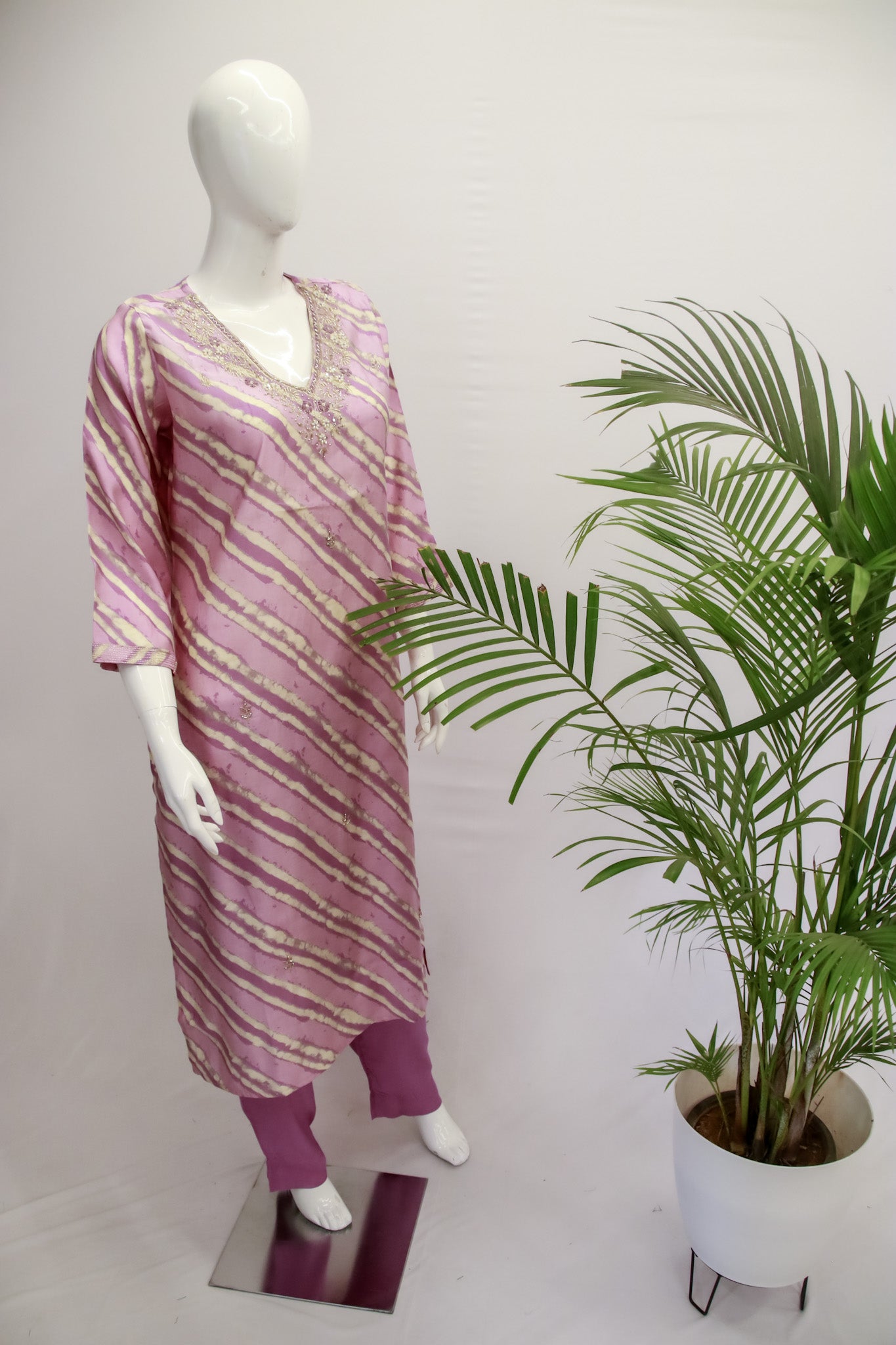 Muslin Lavender Leheriya Top and Pant set