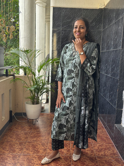 Muslin Green dupatta Set