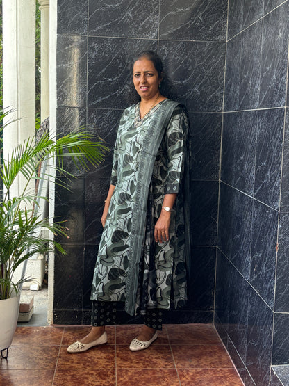 Muslin Green dupatta Set