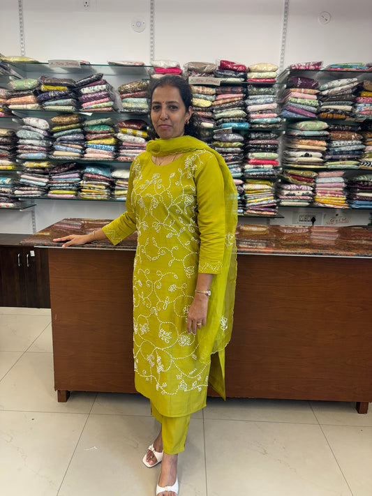 Muslin Silk Mustard Dupatta Set with Olive Green Kurta

Straight Muslin Silk Kurta with Round Neck Embroidery

Muslin Silk Pants with Elastic Waist and Belt – Olive Green

Semi Organza Dupatta – Muslin Silk Mustard Suit Set

Elegant Olive Green Dupatta Set for Casual & Office Wear