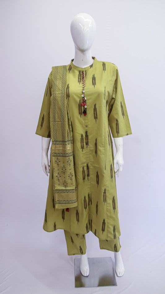 Green patterned kurta with matching dupatta on a mannequin against a white background