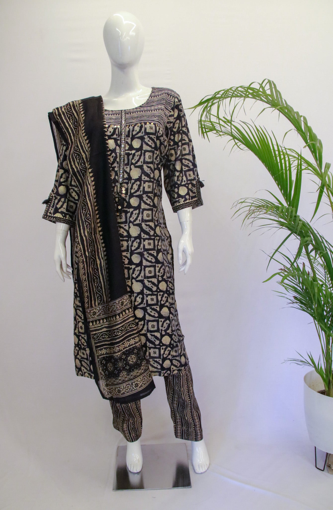 Plus Modal Dupatta Set