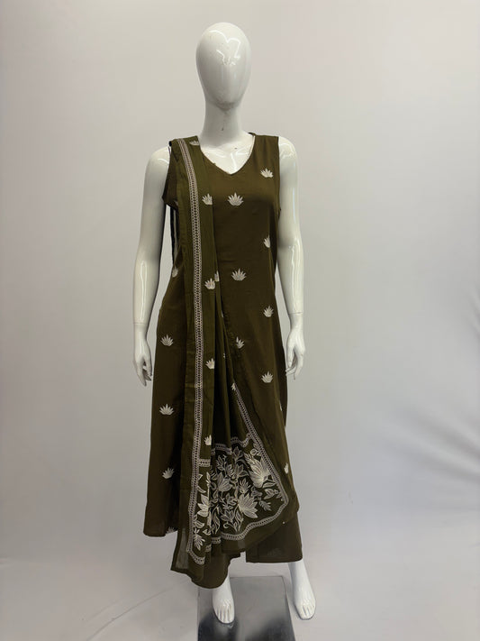 Green Sleeveless Flex Cotton Dupatta Set with V-Neck Embroidery

A-Line Sleeveless Kurta with Embroidery – Green Color

Straight Flex Cotton Pants with Elastic Waist – Green Set

2.5m Cotton Dupatta – Green Flex Cotton Suit Set

Stylish Green Cotton Dupatta Set for Casual & Office Wear