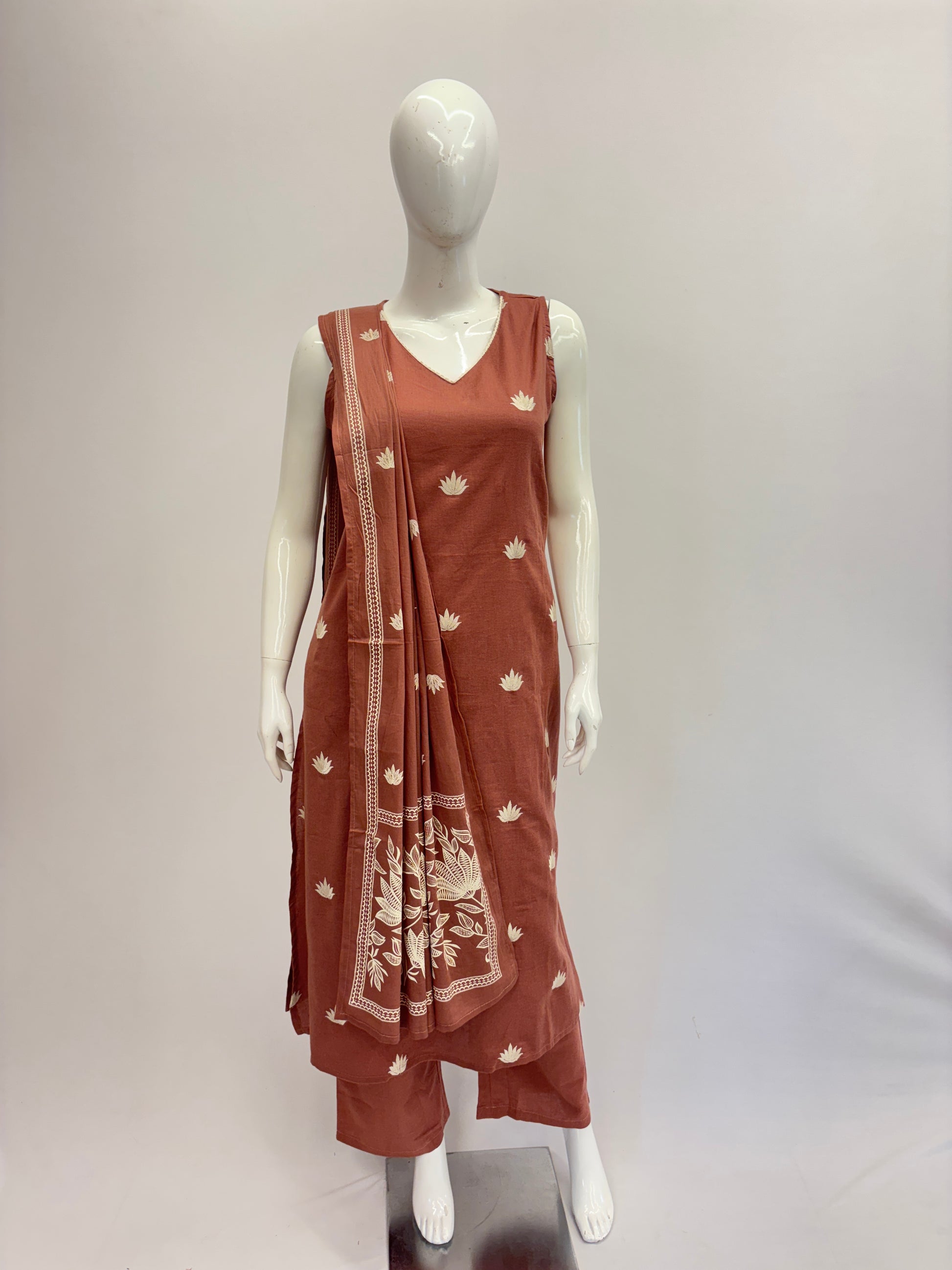 Peach Sleeveless Flex Cotton Dupatta Set with V-Neck Embroidery

A-Line Sleeveless Kurta with Embroidered Yoke – Peach Color

Straight Flex Cotton Pants with Elastic Waist – Peach Set

2.5m Cotton Dupatta – Peach Flex Cotton Suit Set

Stylish Peach Cotton Dupatta Set for Casual & Office Wear